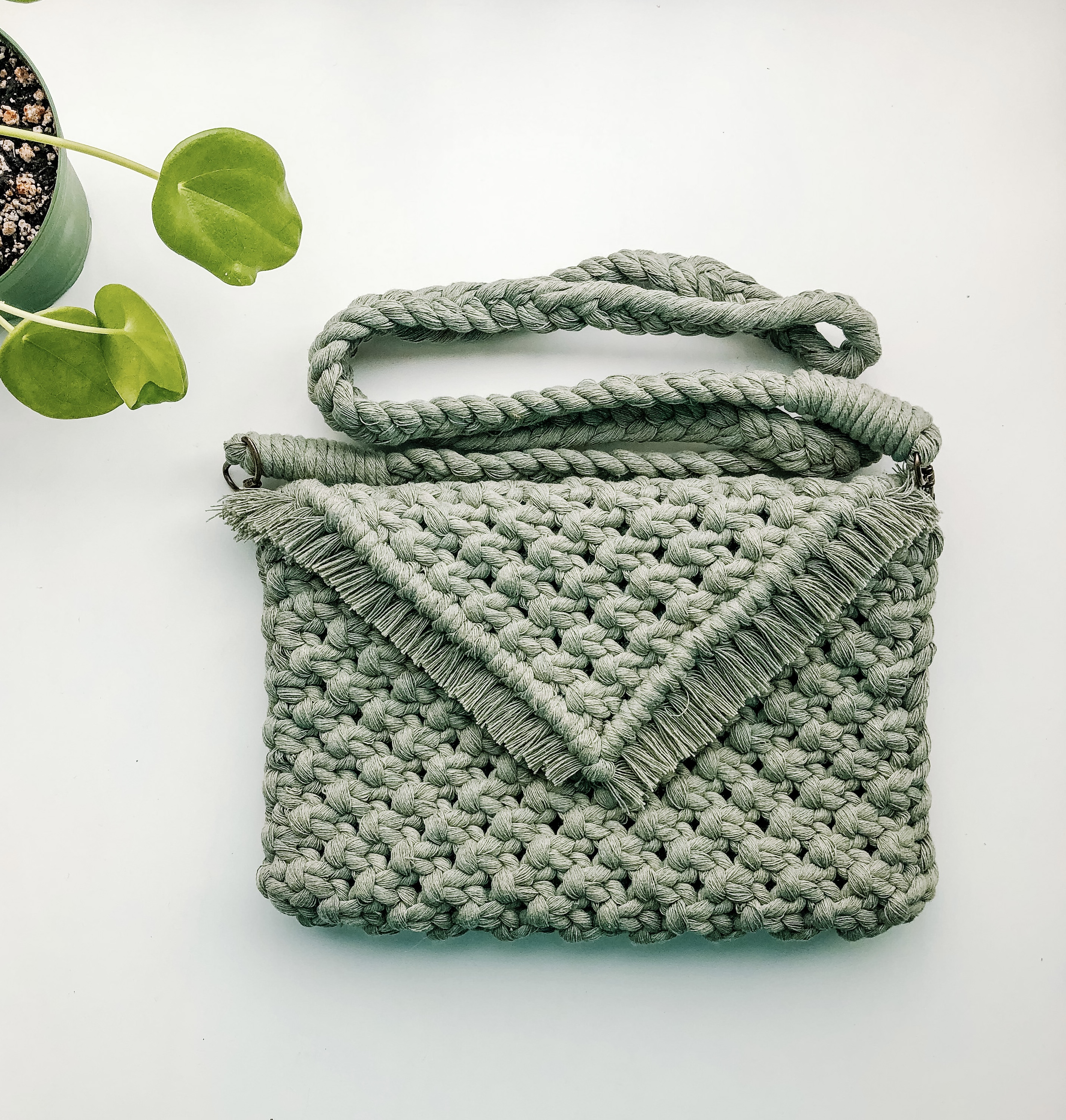 green crossbody macrame bag